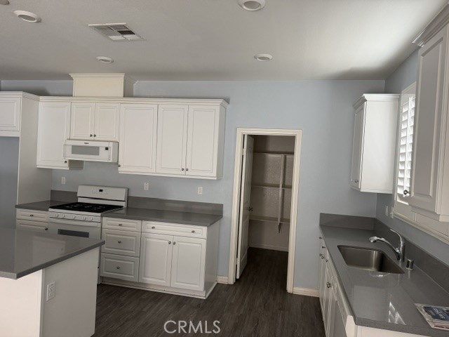 11448 Michelle Property Photo 3