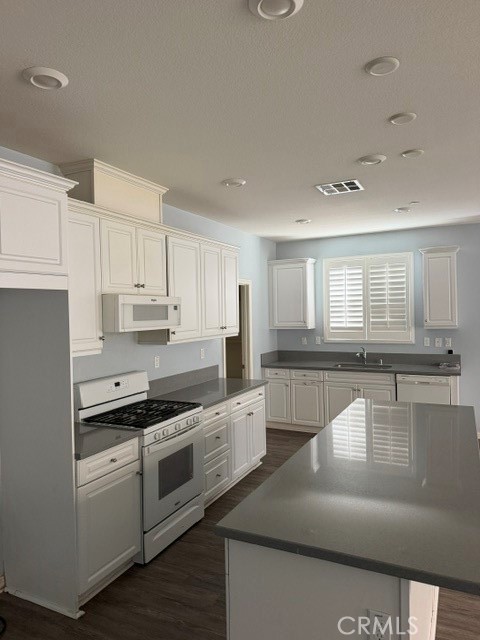 11448 Michelle Property Photo 5