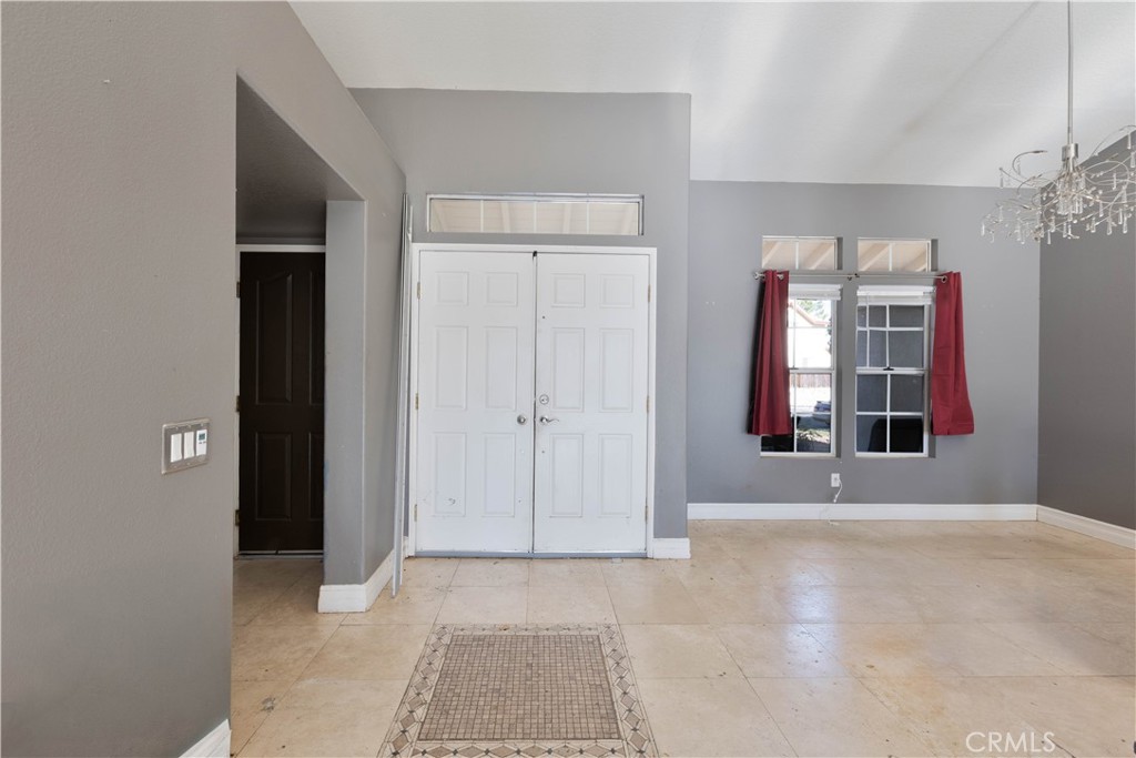 12433 Via Posada Property Photo 8