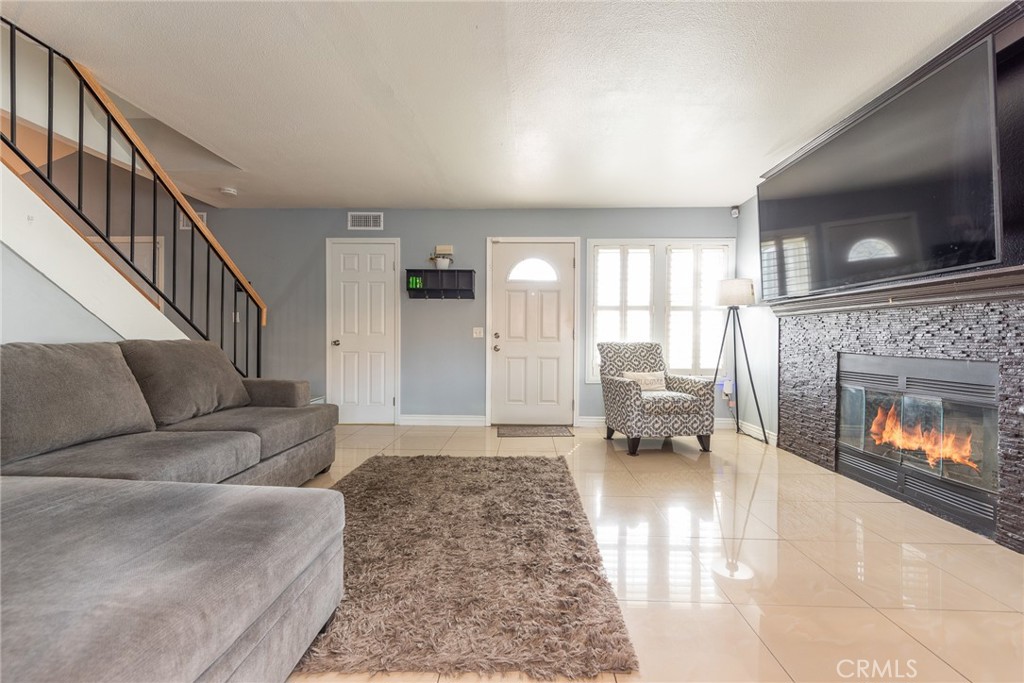 656 Wilson Ave Property Photo 19