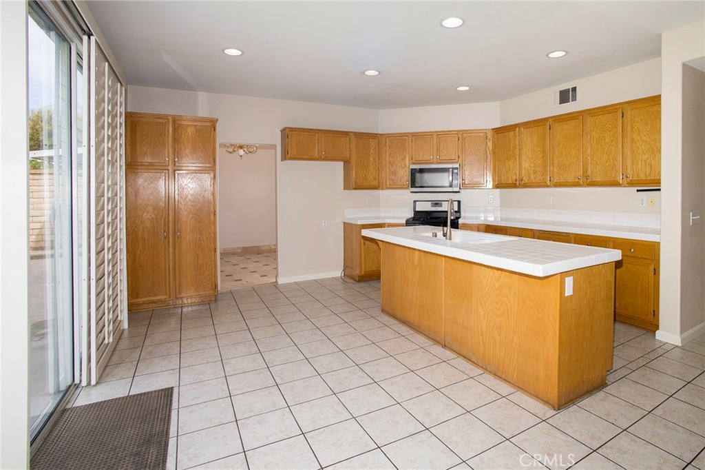 7108 Bronte Property Photo 6
