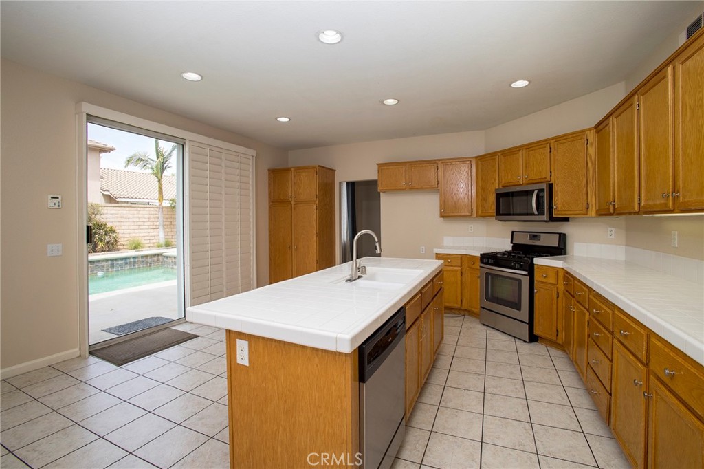 7108 Bronte Property Photo 7