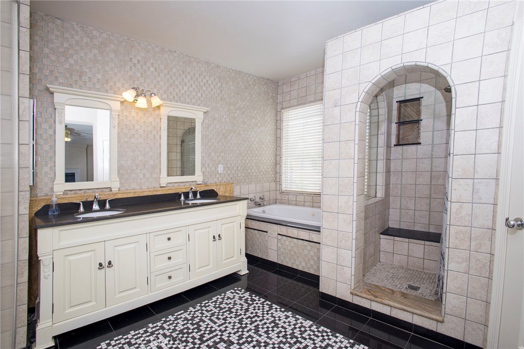 7108 Bronte Property Photo 13
