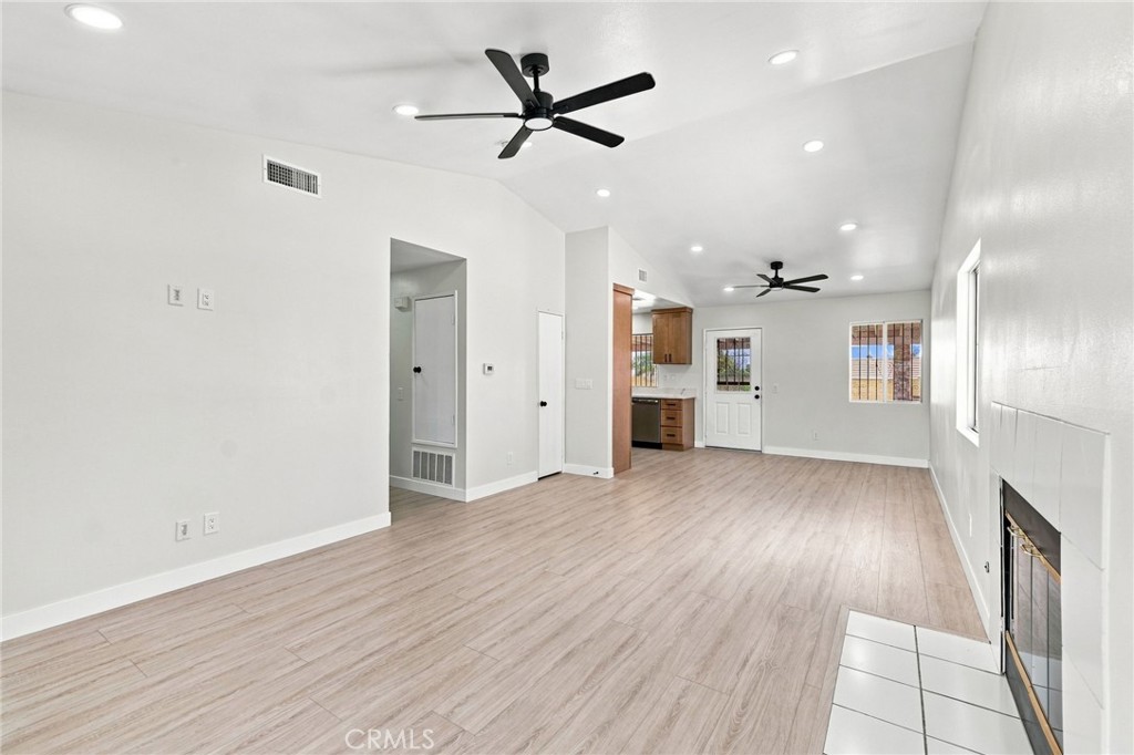 15363 Holly Property Photo 8