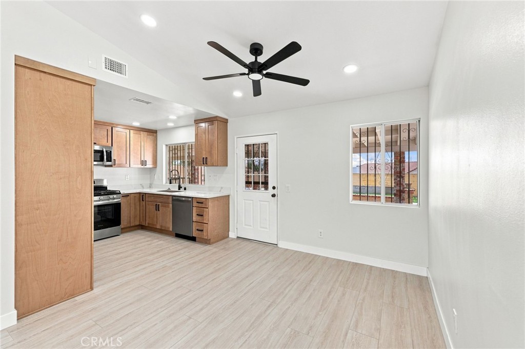 15363 Holly Property Photo 9