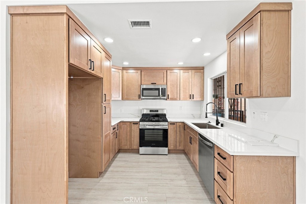 15363 Holly Property Photo 10