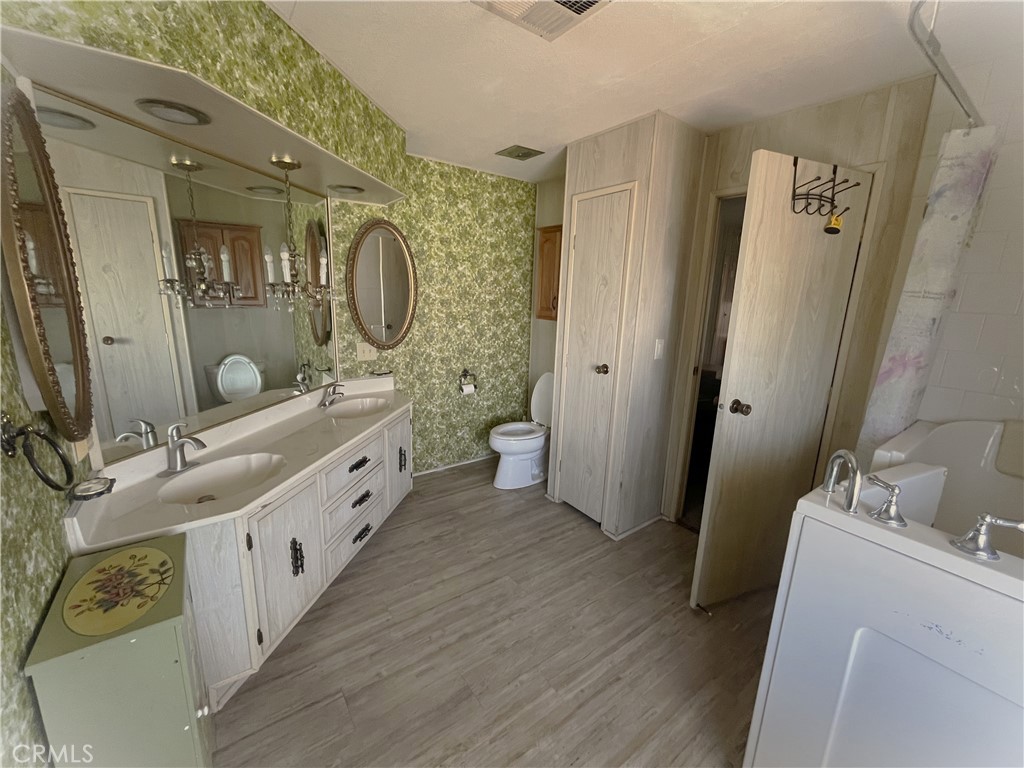 9391 California Avenue 108 Property Photo 12