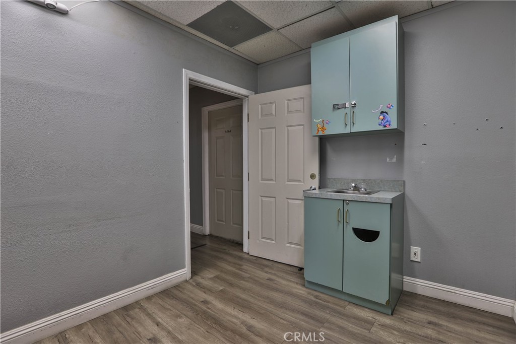 1305 W Arrow Property Photo 5