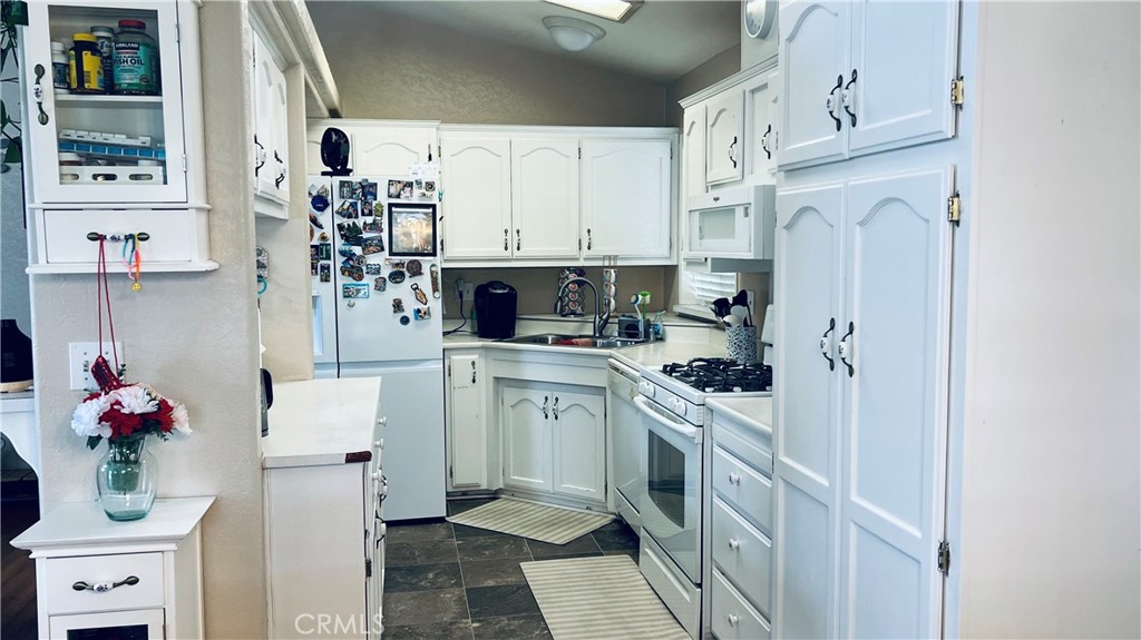 4000 Pierce 63 Property Photo 4