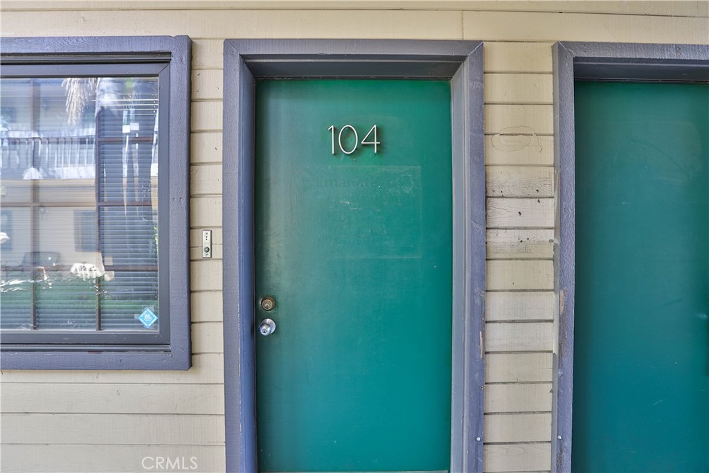 1305 W Arrow Property Photo 4