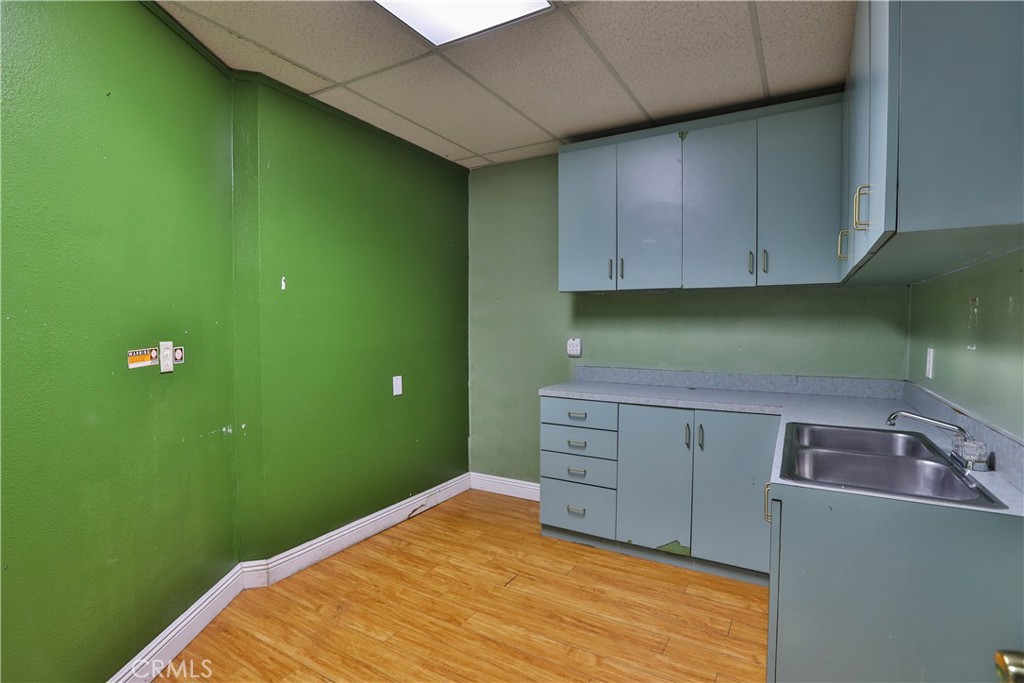 1305 W Arrow Property Photo 7