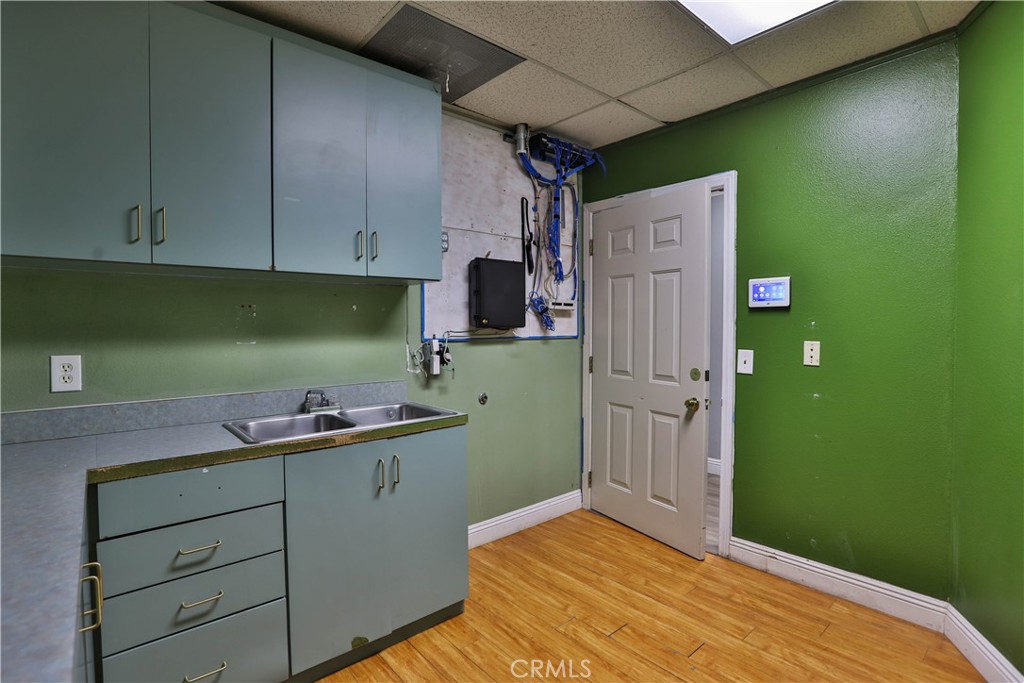 1305 W Arrow Property Photo 8