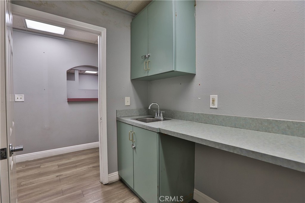 1305 W Arrow Property Photo 15