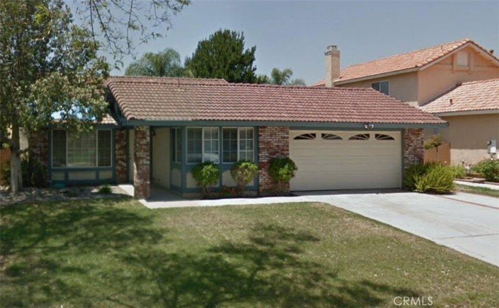 8725 Sandhill Drive Property Photo 1