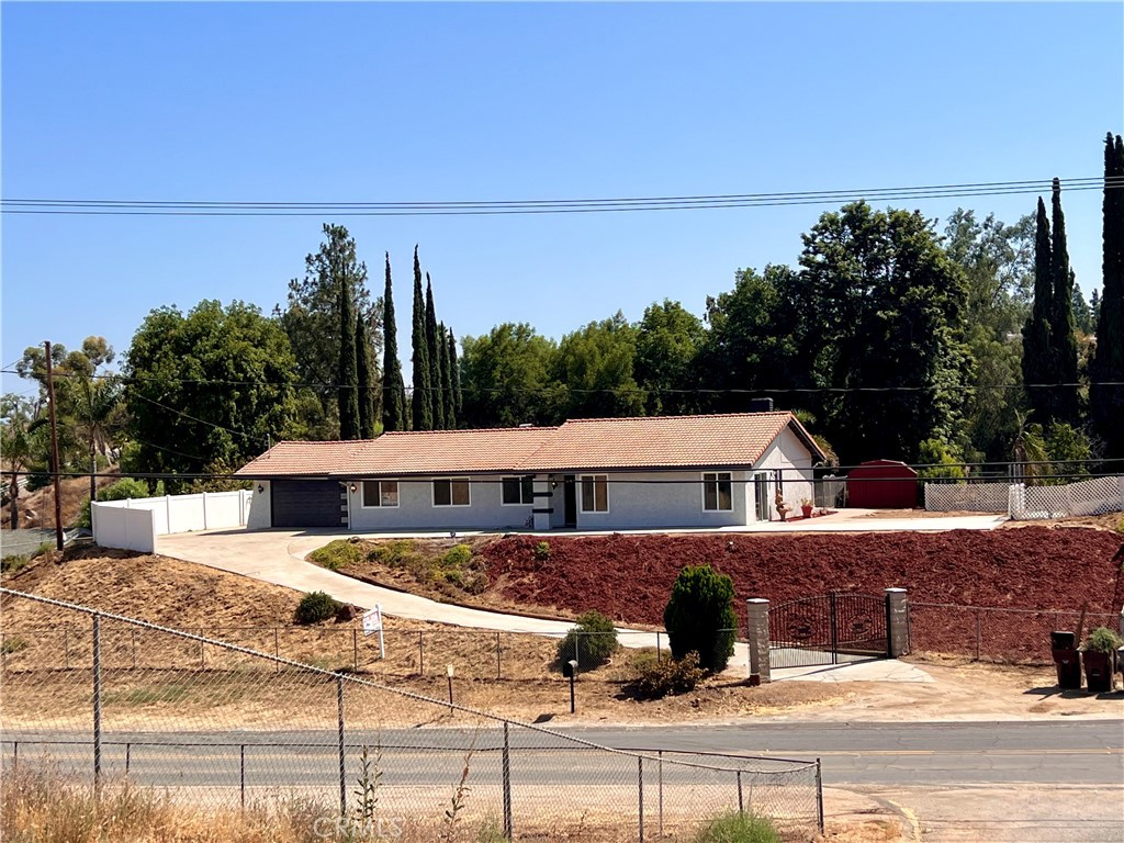 15290 Golden Star Avenue Property Photo 1