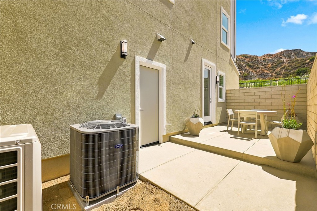 27604 Bareroot Place Property Photo 9