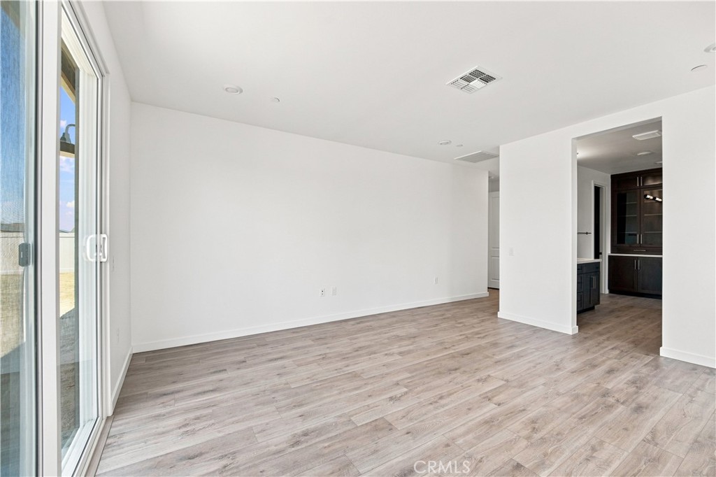 3253 E Avenue J-4 Property Photo 9