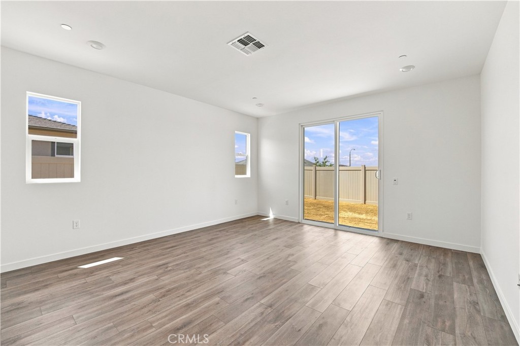 3253 E Avenue J-4 Property Photo 14