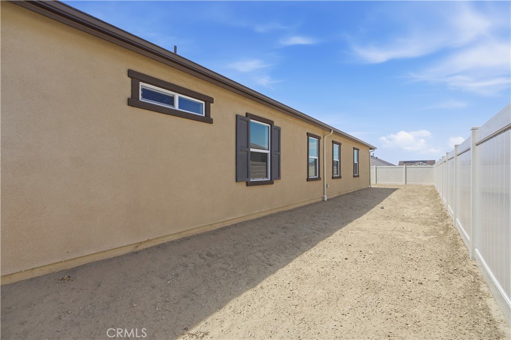 3253 E Avenue J-4 Property Photo 28