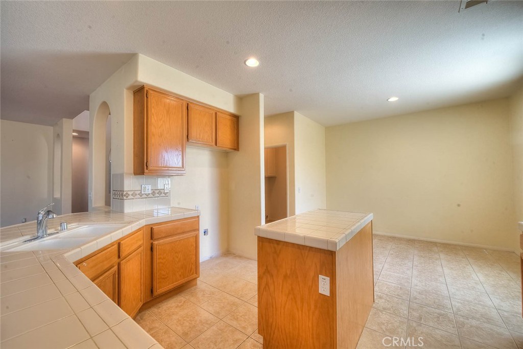 14990 Lexington Property Photo 25