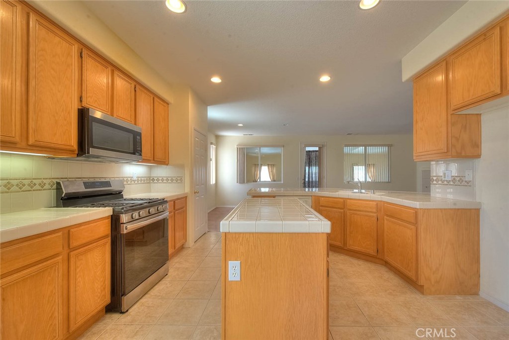 14990 Lexington Property Photo 27