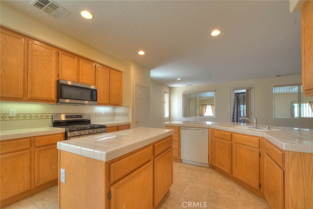14990 Lexington Property Photo 28