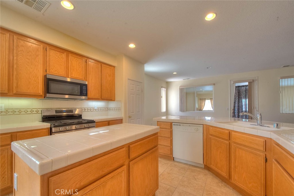 14990 Lexington Property Photo 29