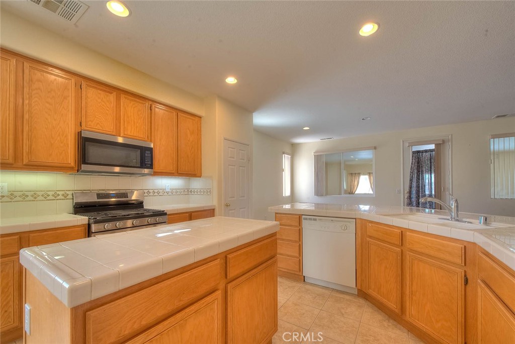 14990 Lexington Property Photo 29