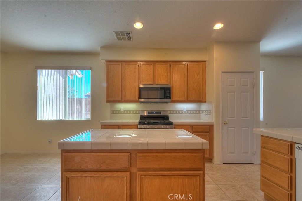 14990 Lexington Property Photo 30
