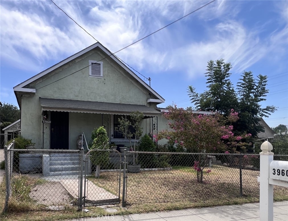 3960 Park Avenue Property Photo 1
