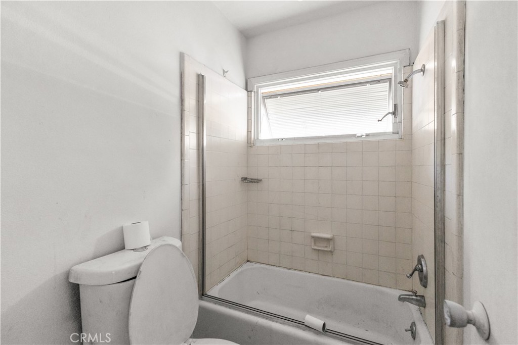 16092 Lakewood Place Property Photo 13