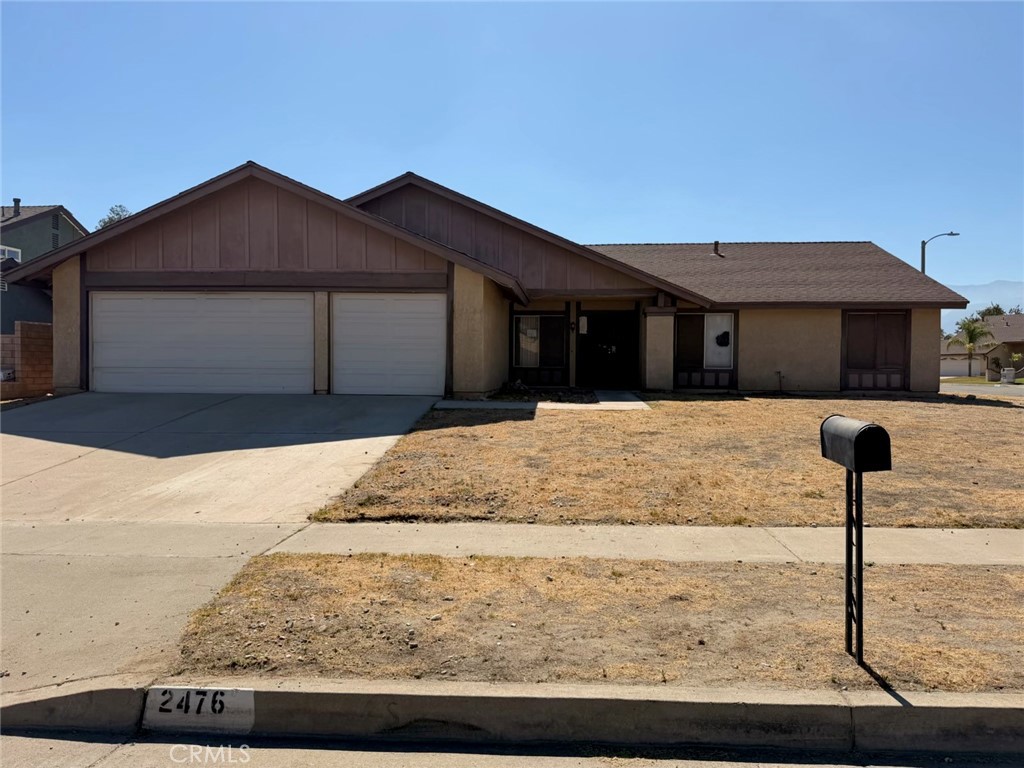 2476 N Teakwood Property Photo 1