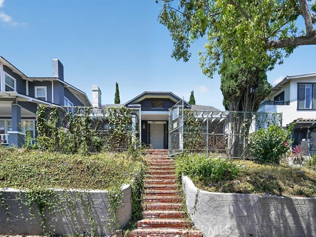 517 S Grand Avenue Property Photo 1