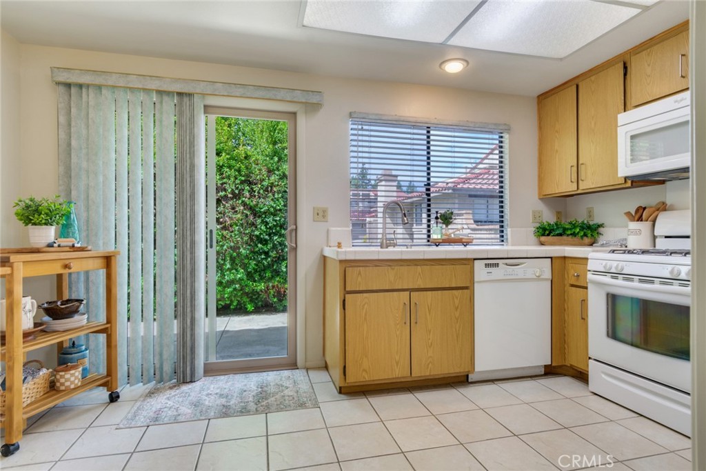 9858 Madera Court Property Photo 4