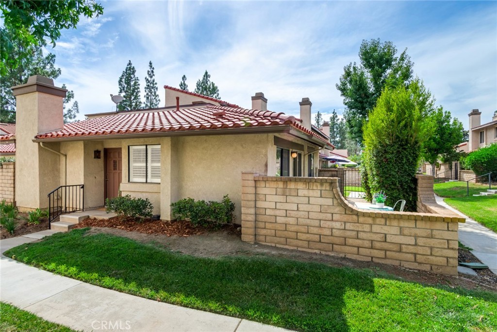 9858 Madera Court Property Photo 6