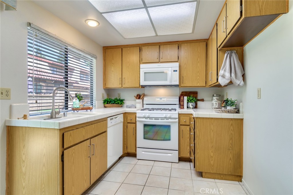 9858 Madera Court Property Photo 10