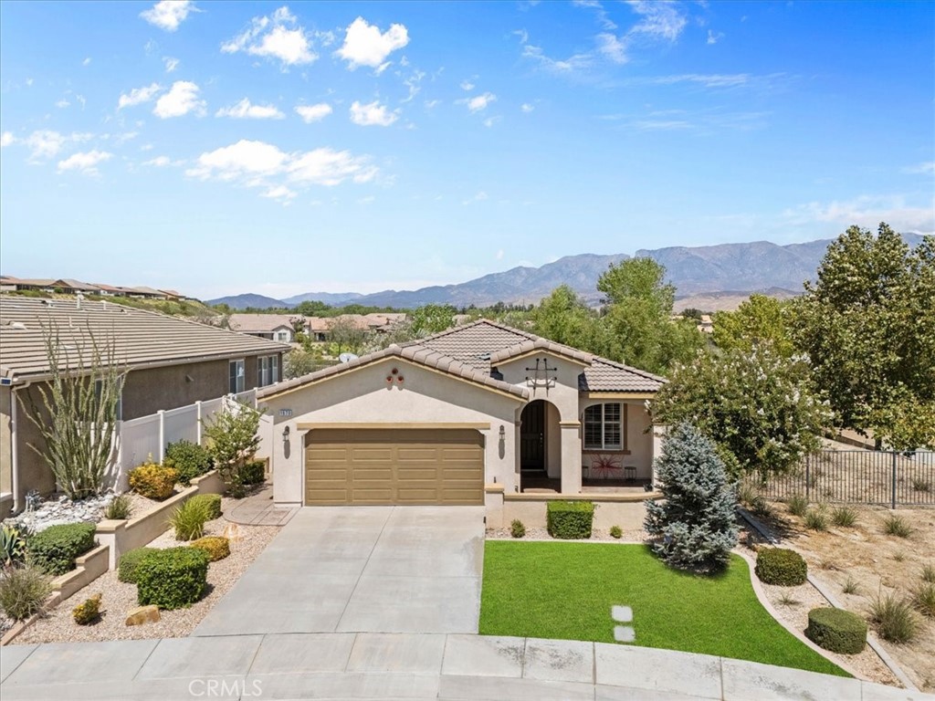 1670 Stellar Peak Property Photo 1