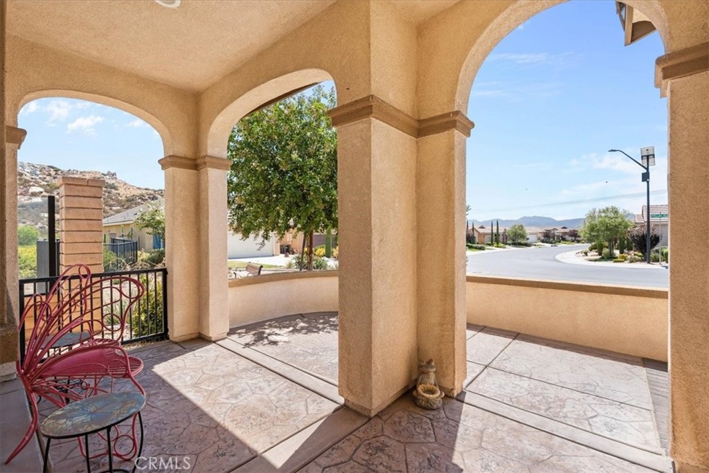 1670 Stellar Peak Property Photo 3