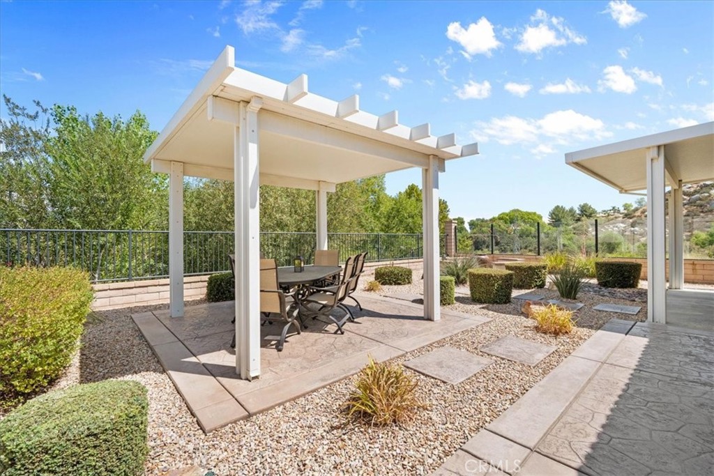 1670 Stellar Peak Property Photo 3