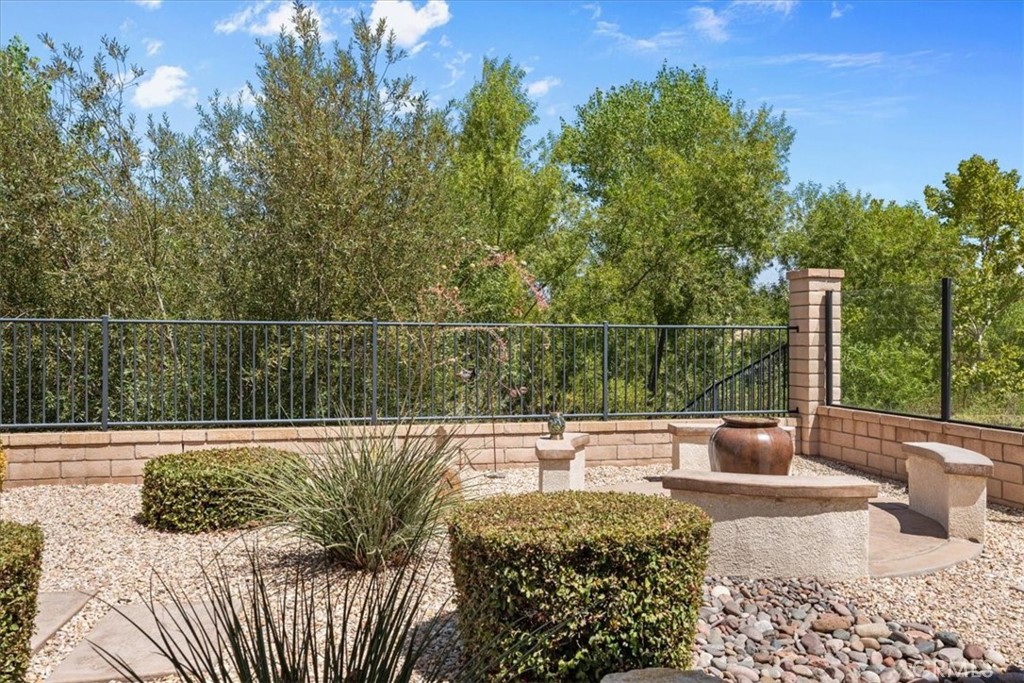 1670 Stellar Peak Property Photo 32