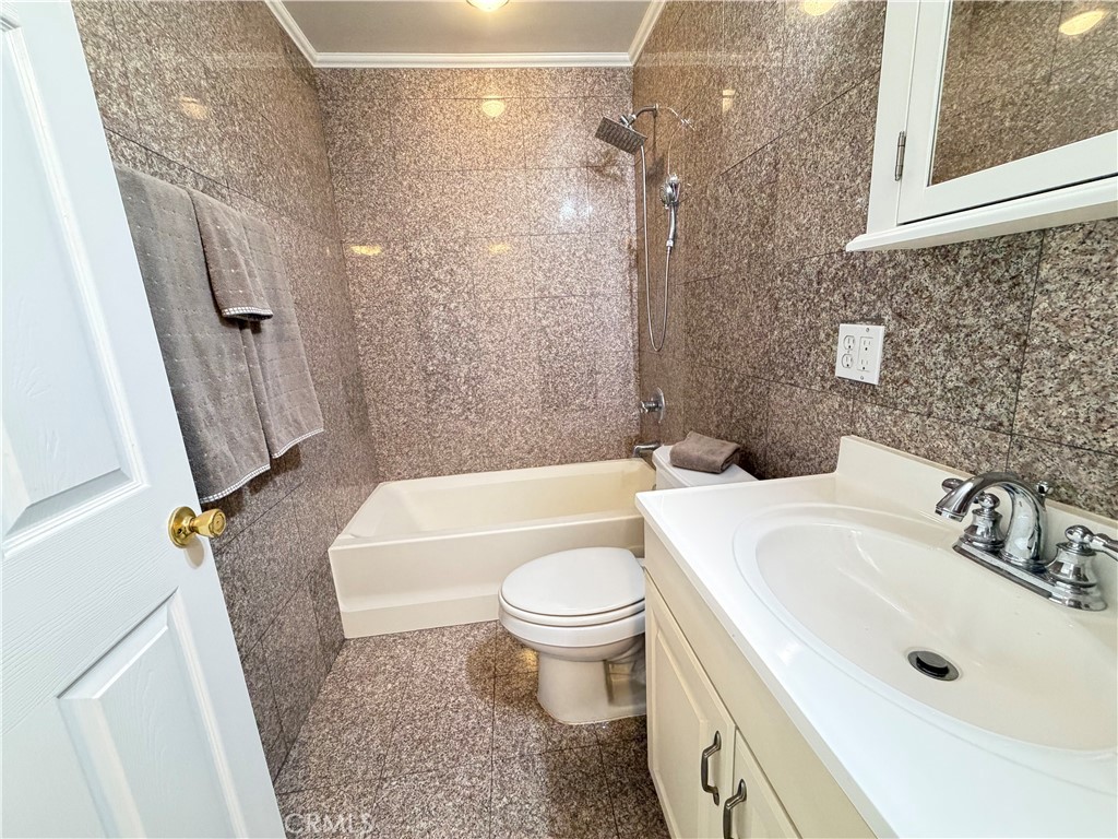 6033 Brockton Property Photo 20
