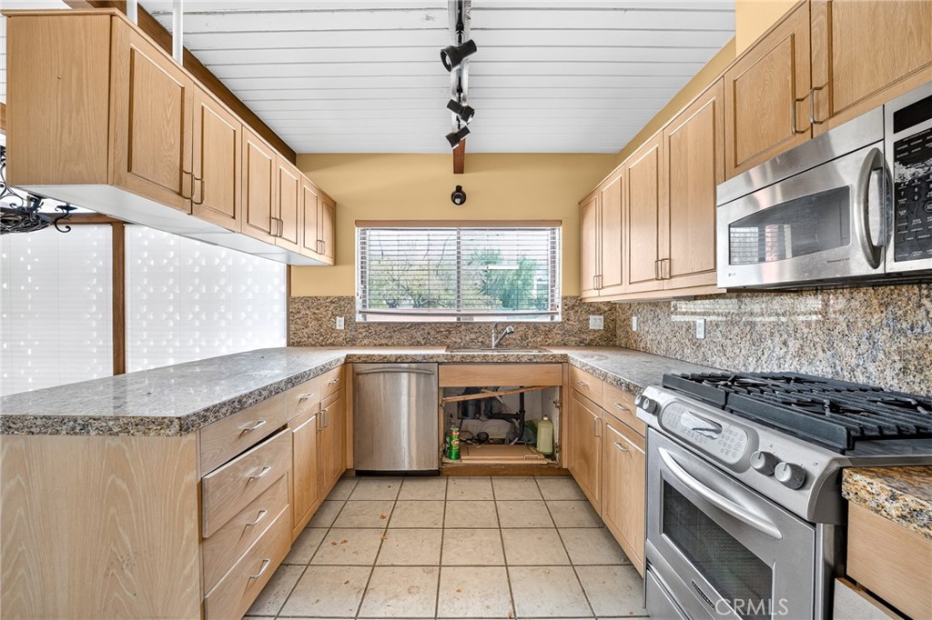 67870 Carroll Drive Property Photo 9