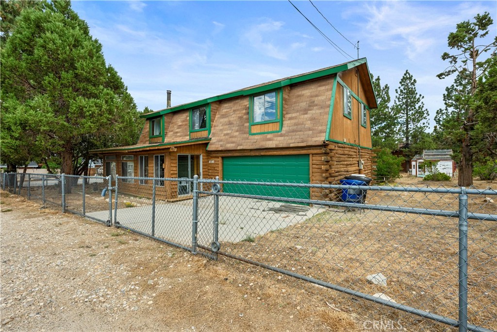 1000 Willow Property Photo 2