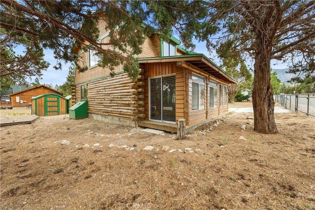 1000 Willow Property Photo 3