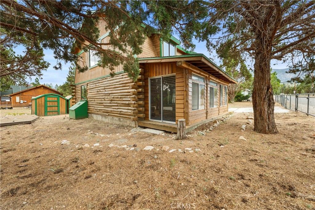1000 Willow Property Photo 3