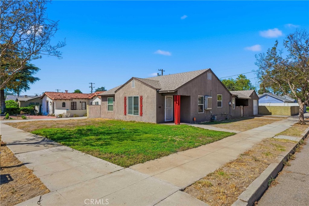 3396 N Pershing Property Photo 1