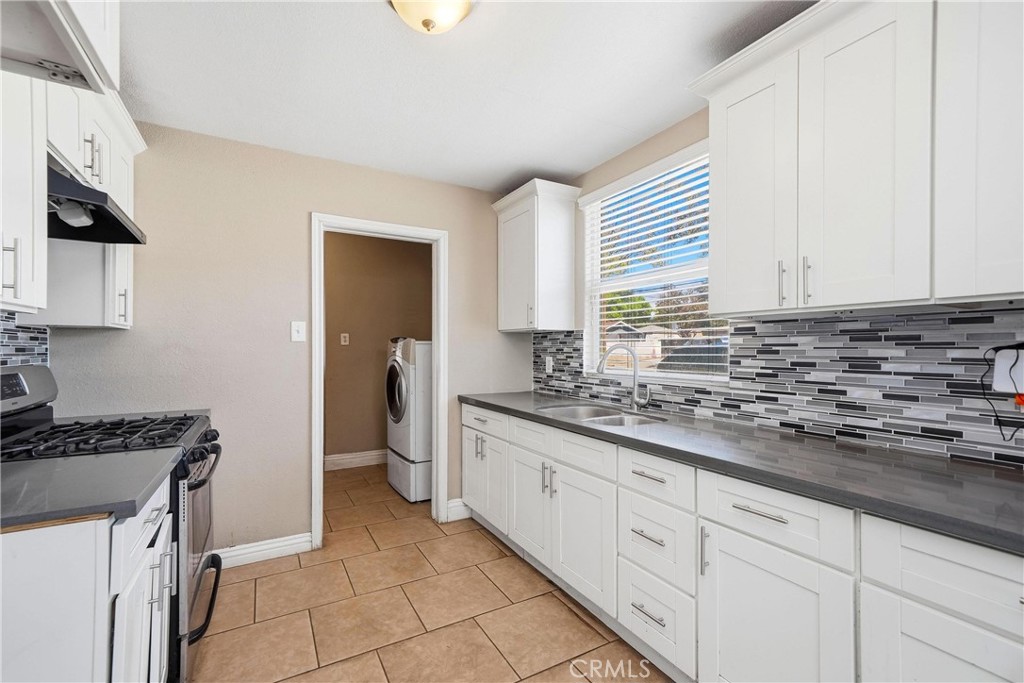 3396 N Pershing Property Photo 10