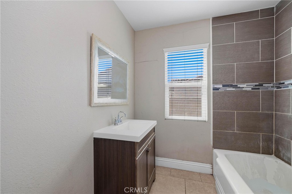 3396 N Pershing Property Photo 16