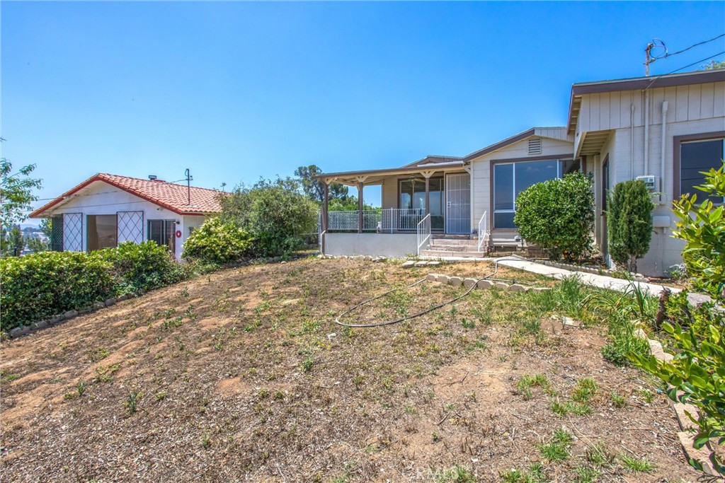 12190 Gladys Property Photo 3