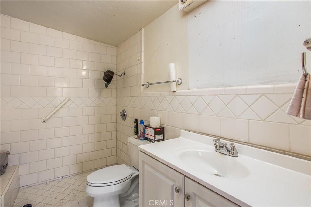 12190 Gladys Property Photo 16